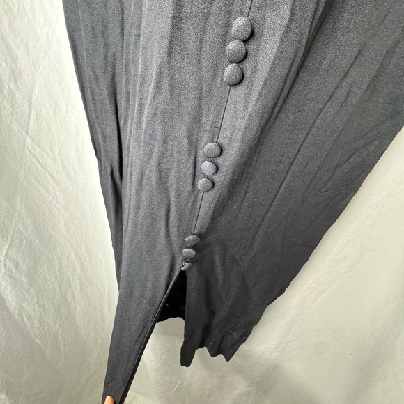 VNTG CrissCross Neckline MIDI Black Shoulder Pad Dress Size Small - Picture 4 of 10